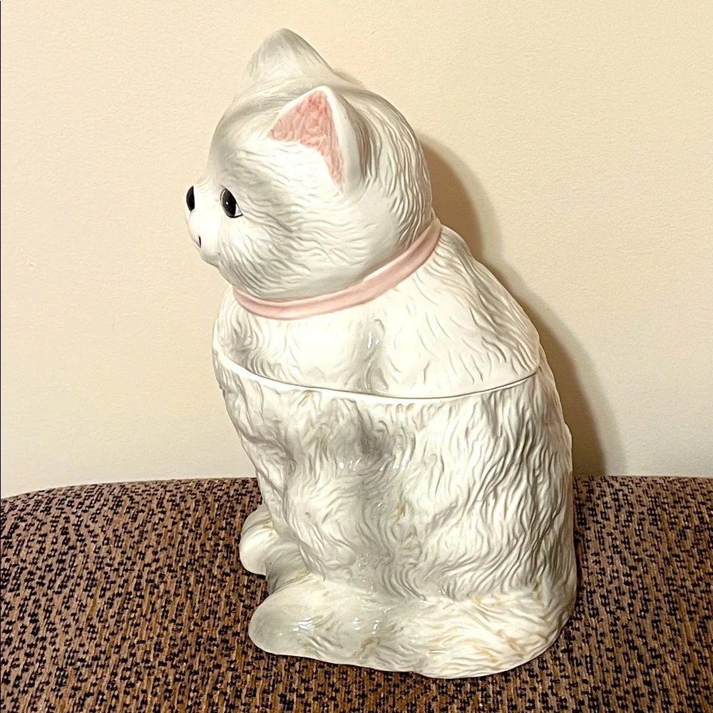 Vintage White Cat Cookie Jar with Pink Bow. Like New